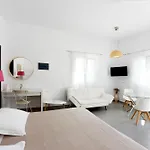 شقة Tsakanos آداماس