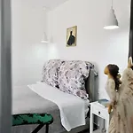 شقة Tsakanos آداماس