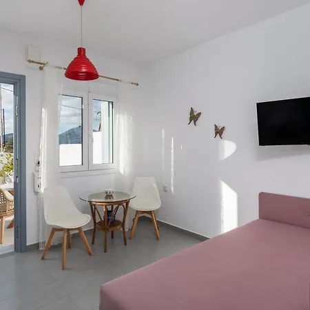 Tsakanos Apartment