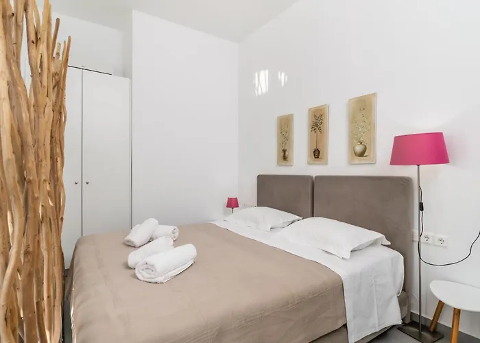 Tsakanos אדאמאס